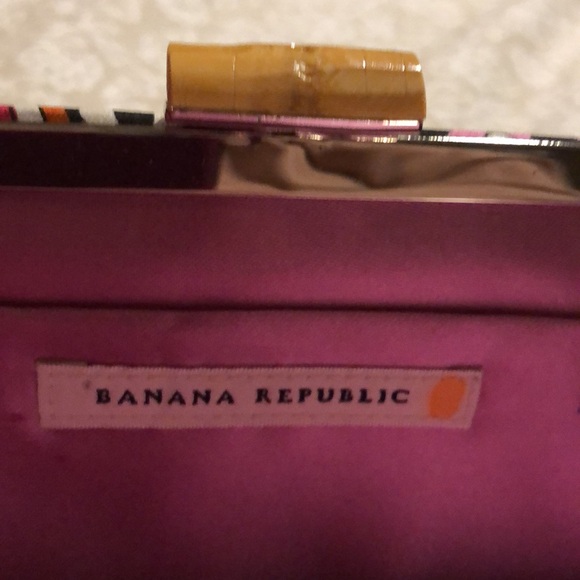 Banana Republic clutch purse, unique floral slim design with satin fabric - Picture 5 of 7